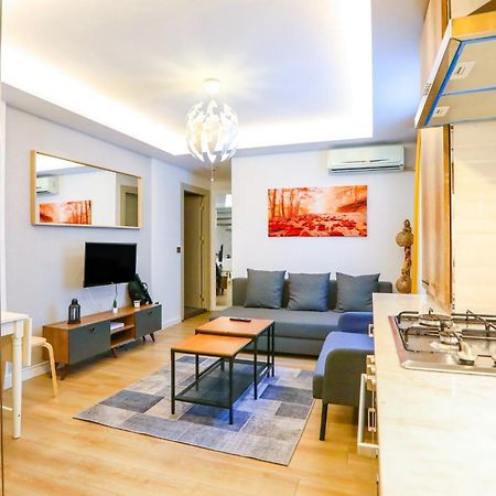 Delightful Flat 500 M To Uskudar Ferry Station Appartement Istanboel Buitenkant foto