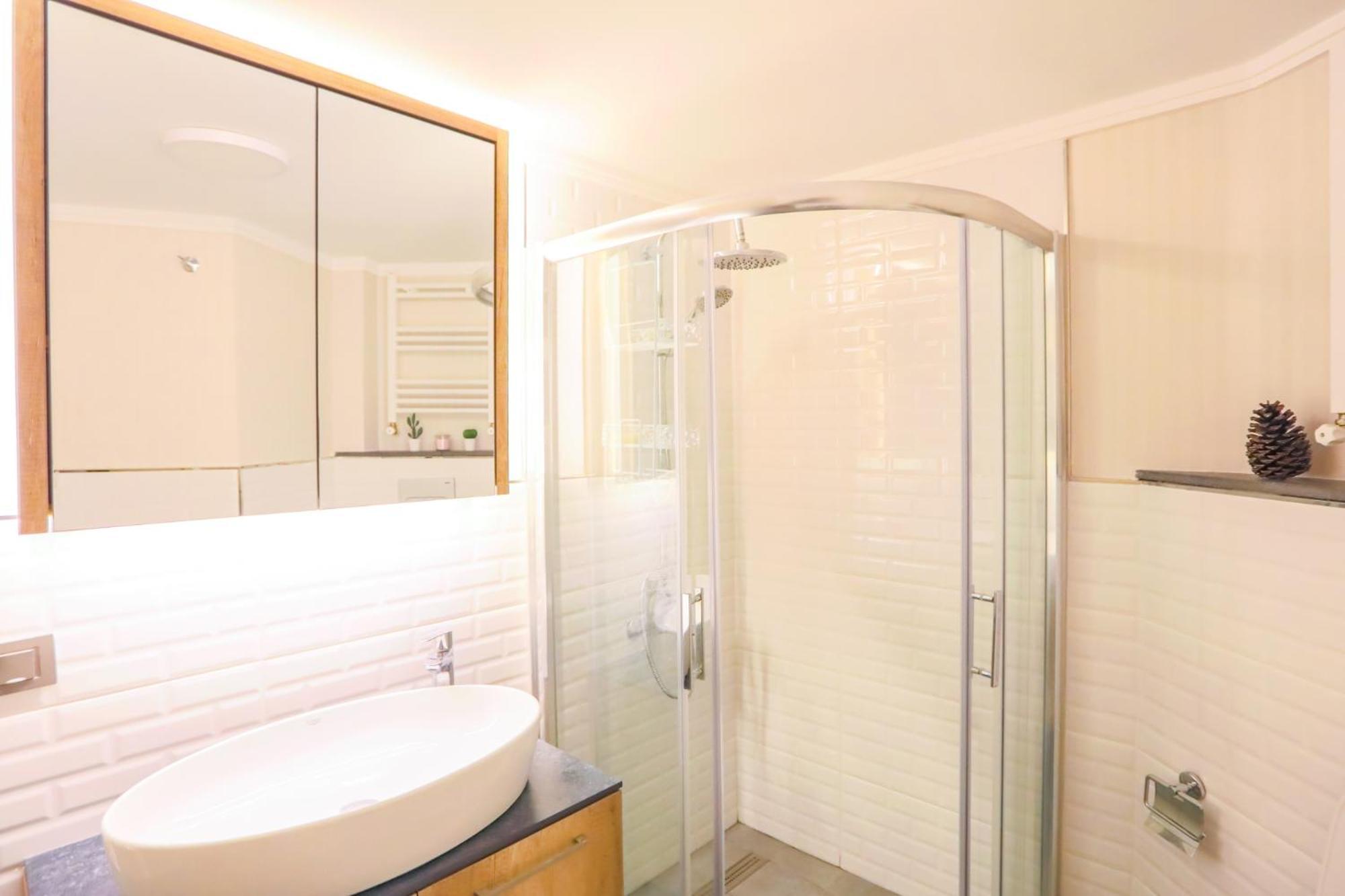 Delightful Flat 500 M To Uskudar Ferry Station Appartement Istanboel Buitenkant foto